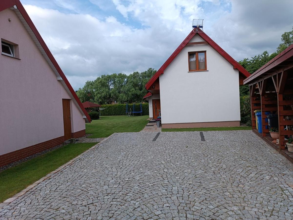 Mala Chatka Caloroczny Domek Krzeszow  Luaran gambar