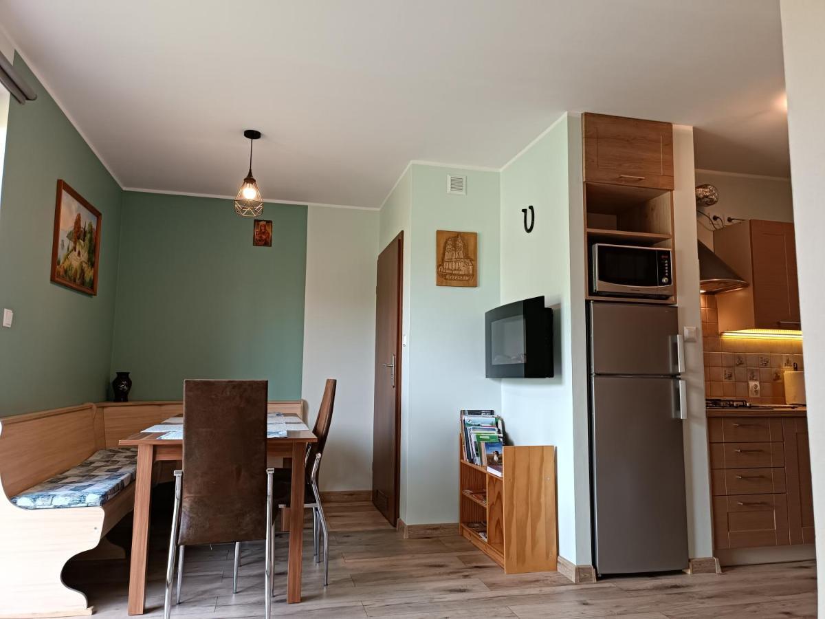 Mala Chatka Caloroczny Domek Krzeszow  Luaran gambar