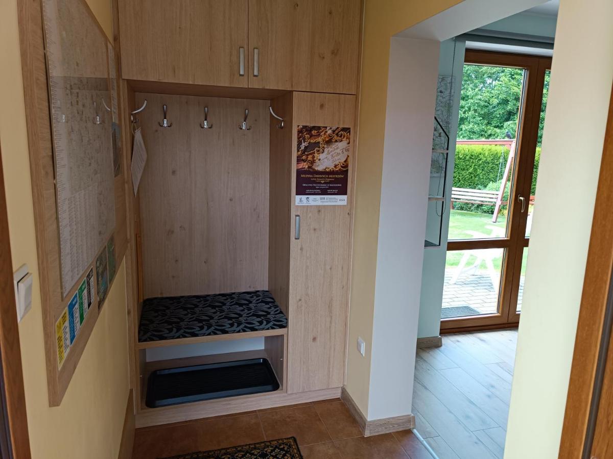 Mala Chatka Caloroczny Domek Krzeszow  Luaran gambar