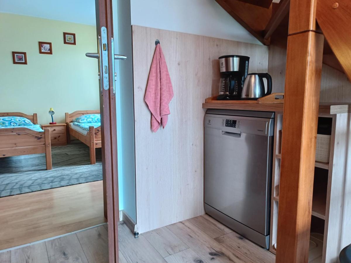 Mala Chatka Caloroczny Domek Krzeszow  Luaran gambar
