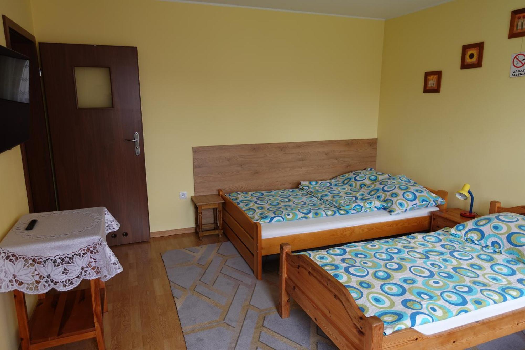 Mala Chatka Caloroczny Domek Krzeszow  Luaran gambar