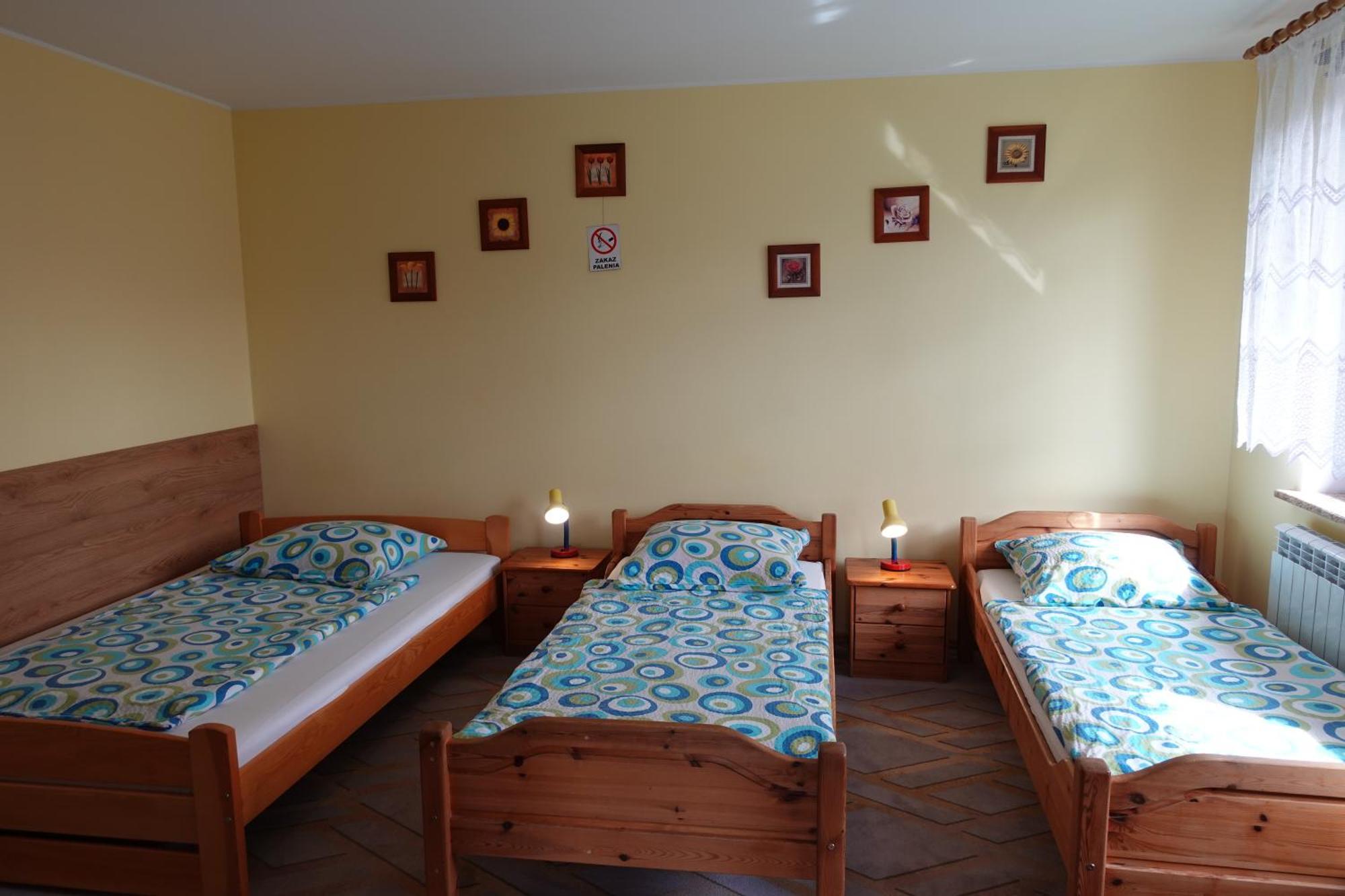 Mala Chatka Caloroczny Domek Krzeszow  Luaran gambar