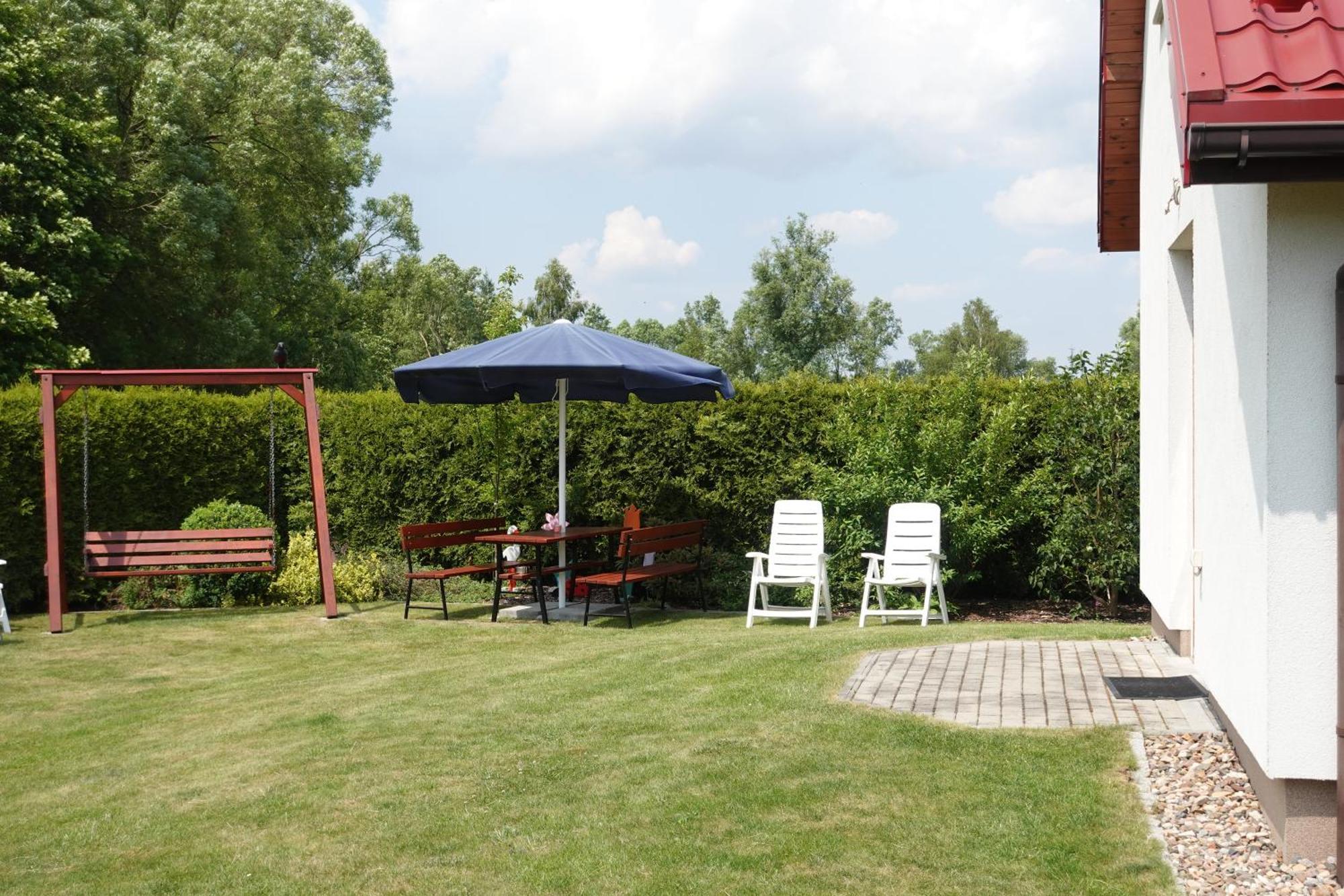 Mala Chatka Caloroczny Domek Krzeszow  Luaran gambar